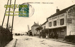 Verneuil L'étang (Seine-et-Marne) - Place de la Gare
