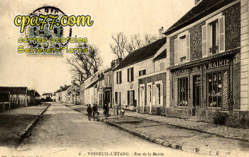 Verneuil L'étang (Seine-et-Marne) - Rue de la Mairie