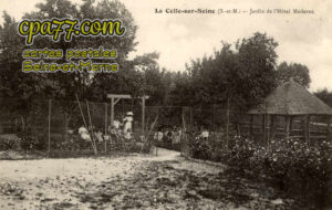 Vernou La Celle Sur Seine (Seine-et-Marne) - Jardin de l&rsquo;Hôtel Moderne