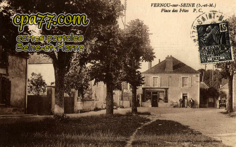 Vernou La Celle Sur Seine (Seine-et-Marne) - Place des Fêtes