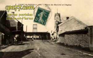 Vert St Denis (Seine-et-Marne) - Place du Marché et l&rsquo;Eglise