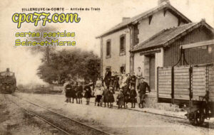 Villeneuve Le Comte (Seine-et-Marne) - Arrivée du Train