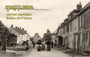 Villeneuve Le Comte (Seine-et-Marne) - Place (Côté Ouest)