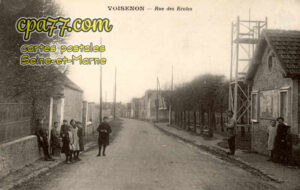 Voisenon (Seine-et-Marne) - Rue des Ecoles