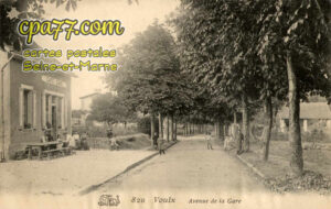 Voulx (Seine-et-Marne) - Avenue de la Gare