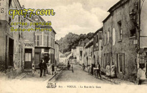 Voulx (Seine-et-Marne) - La Rue de la Gare