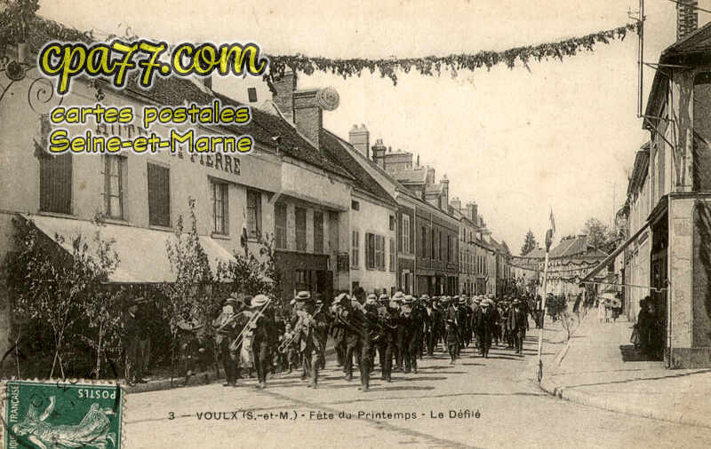 Voulx (Seine-et-Marne) - Fête du Printemps – le Défilé