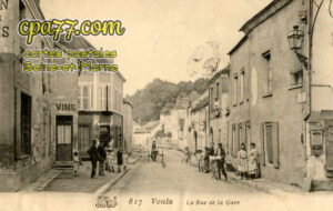 Voulx (Seine-et-Marne) - La Rue de la Gare